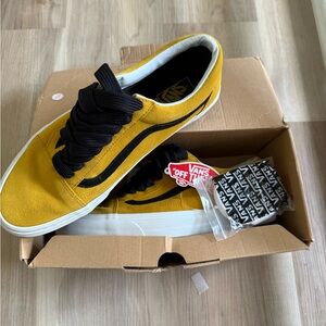 Vans Yellow and Black Old Skool Sneakers